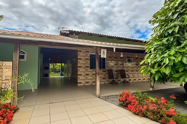 Linda Casa na praia do Ervino para 8 pessoas
