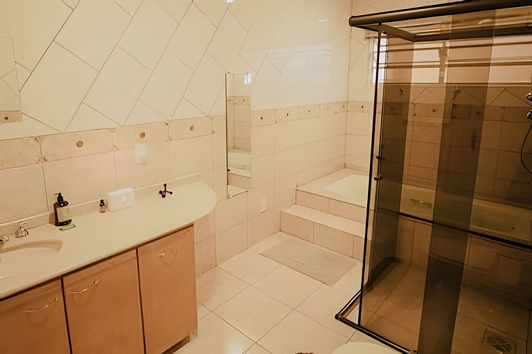 Ampla Casa 4 quartos, Suite c/ Banheira 12 Pessoas