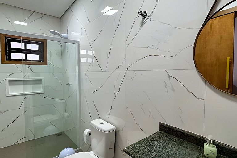 Q1 - Quarto com Beliche e Banheiro Priv. Saguaçu