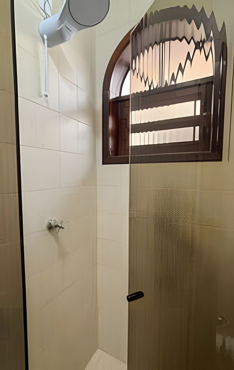 Q4 - Quarto 2 Beliches e 2 Banheiros Privativos