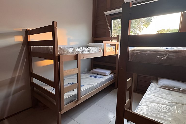 Linda casa na praia com piscina para 6 pessoas.