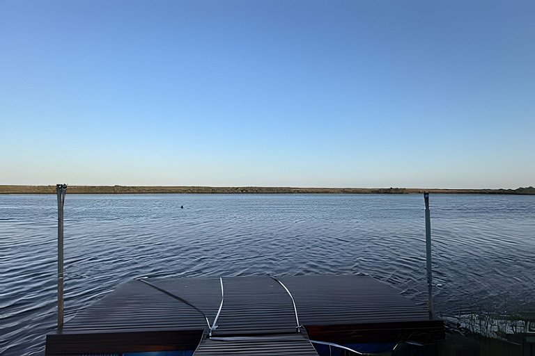 Linda casa na praia com piscina para 6 pessoas.
