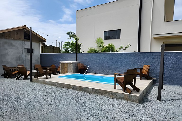 Linda casa na praia com piscina para 6 pessoas.