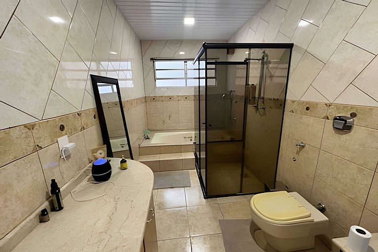 Casa com Banheira há 4 minutos do Centro
