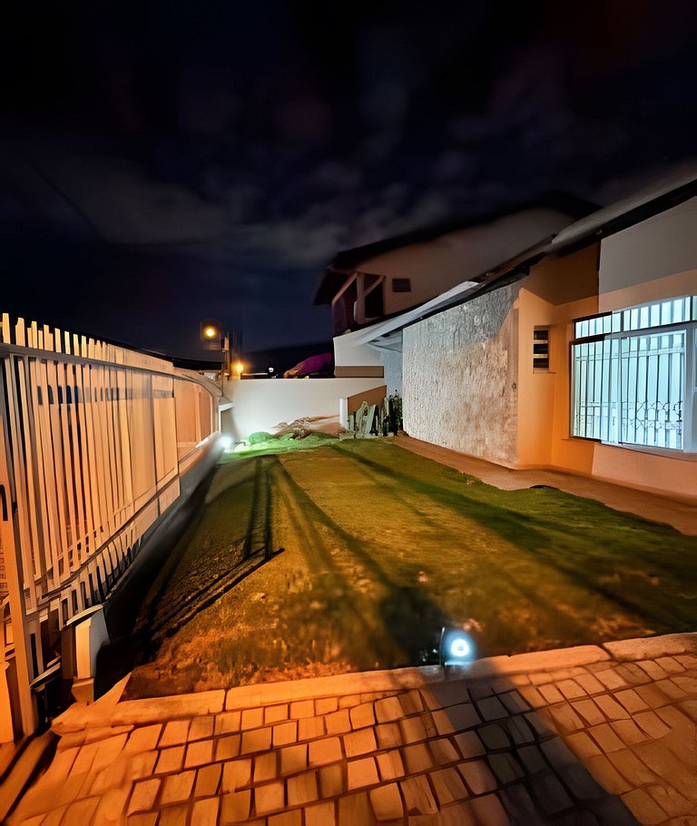Casa com Banheira há 4 minutos do Centro