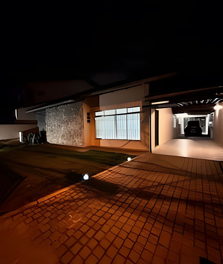 Casa com Banheira há 4 minutos do Centro