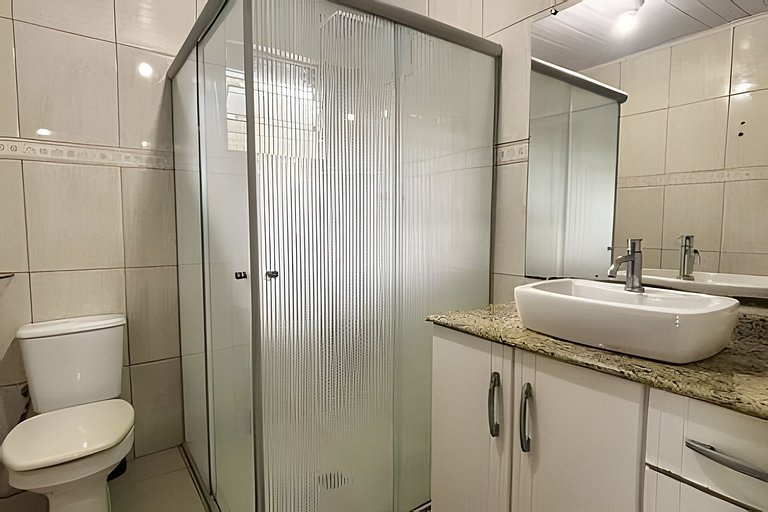 Ampla Casa há 3km da BR 101 para até 6 Pessoas