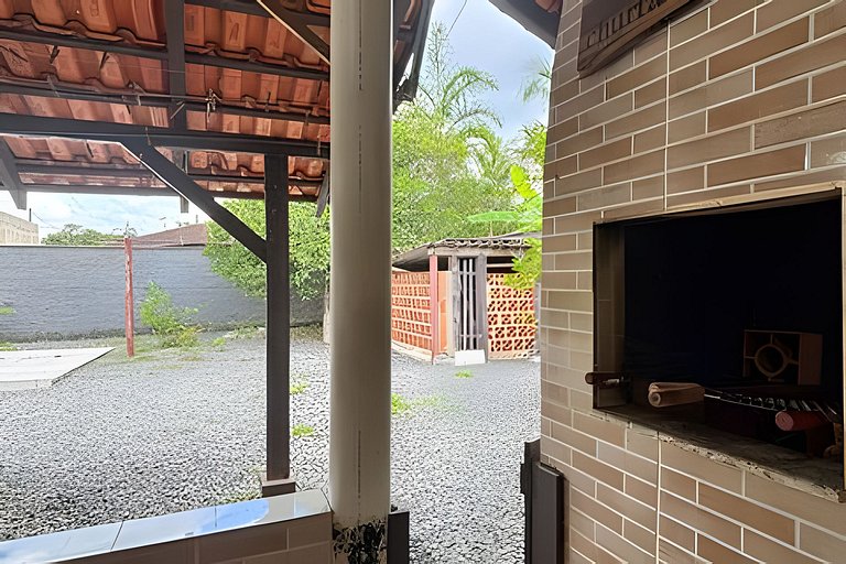 Ampla Casa há 3km da BR 101 para até 6 Pessoas