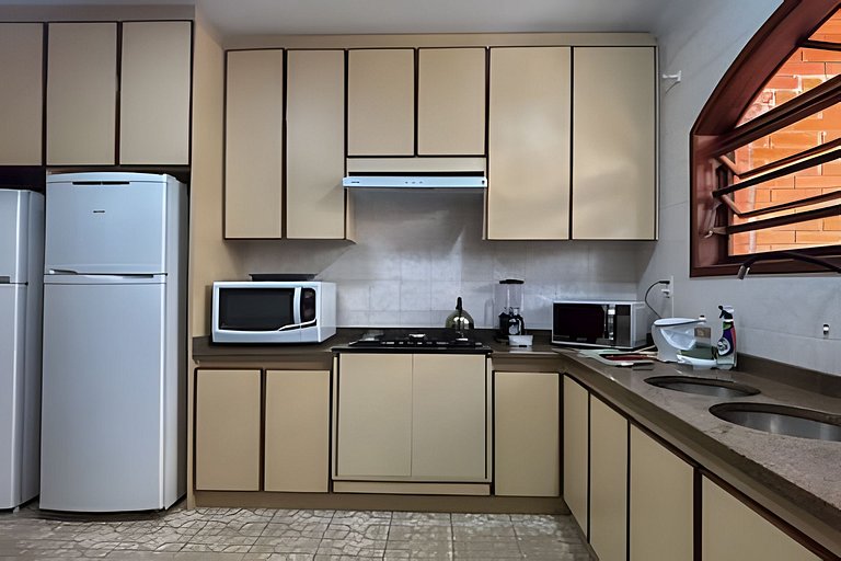 Q3- Quarto de Casal com Suíte Ar e Ventilador