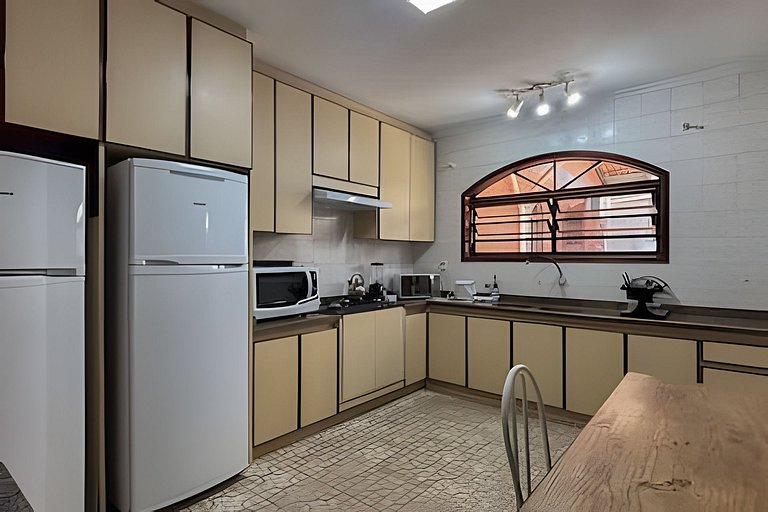Q3- Quarto de Casal com Suíte Ar e Ventilador