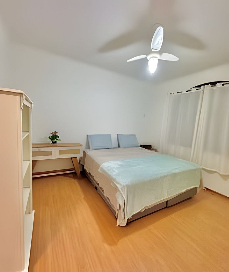 Q3- Quarto de Casal com Suíte Ar e Ventilador