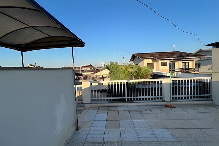 Casa c/ampla cozinha e 3 quartos p/ate 7 pessoas