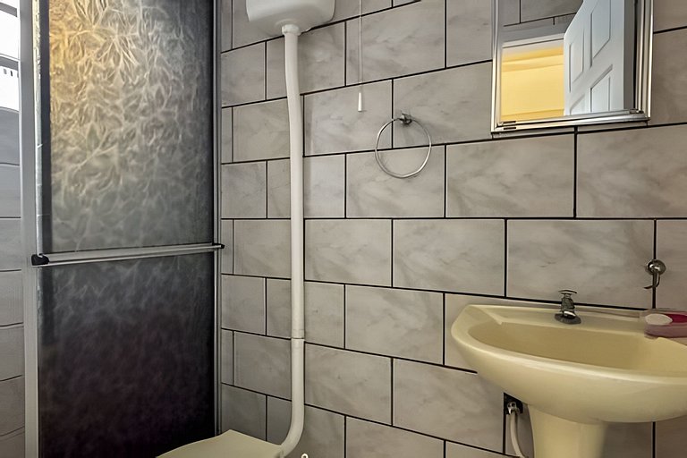 Casa c/ampla cozinha e 3 quartos p/ate 7 pessoas