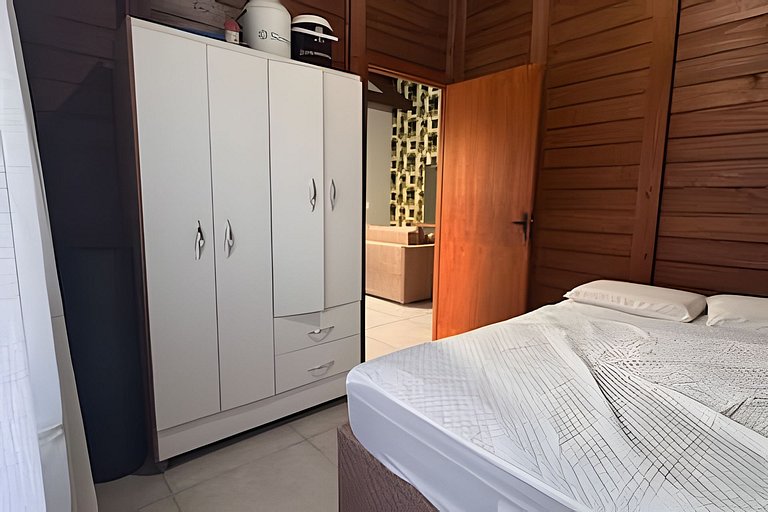 Descanso na Lagoa: 2 Quartos, Deck Próximo ao Mar